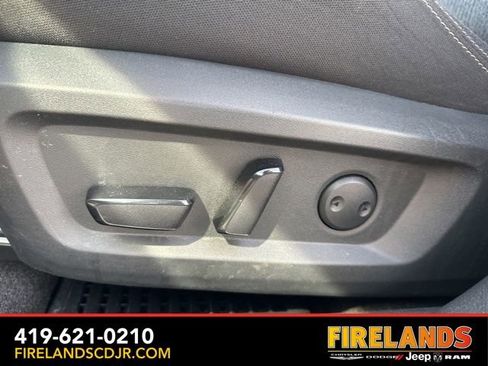 Used 2024 Nissan Rogue SV image 22