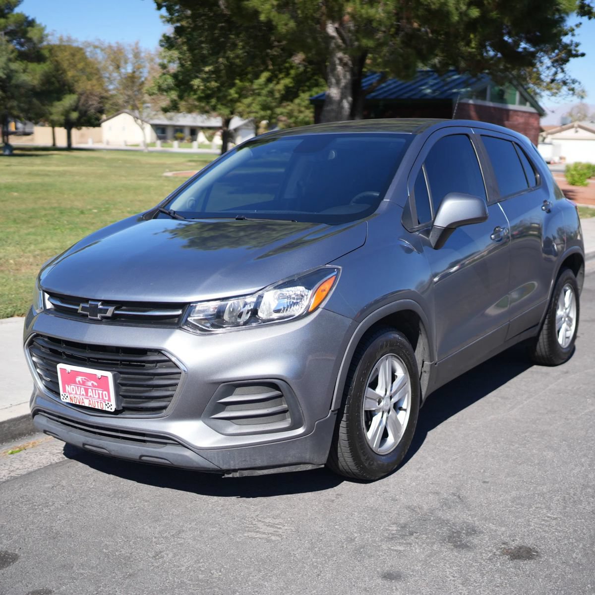 Used 2020 Chevrolet Trax LS FWD image 1