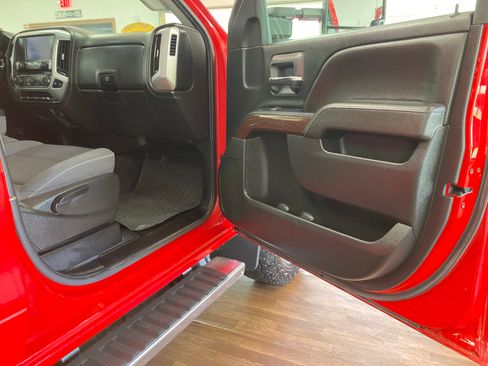Used 2017 GMC Sierra 3500 SLE w/ SLE Preferred Package AWD/4WD image 19