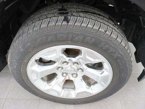 Used 2022 RAM 1500 Big Horn AWD/4WD image 3