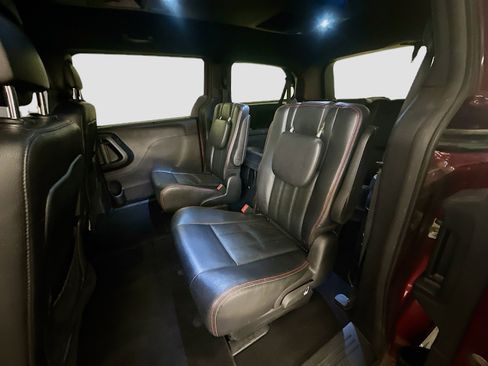 Used 2019 Dodge Grand Caravan GT image 29