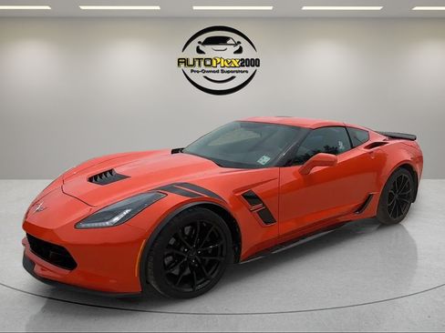 Used 2019 Chevrolet Corvette Grand Sport w/ Grand Sport Heritage Package RWD image 3
