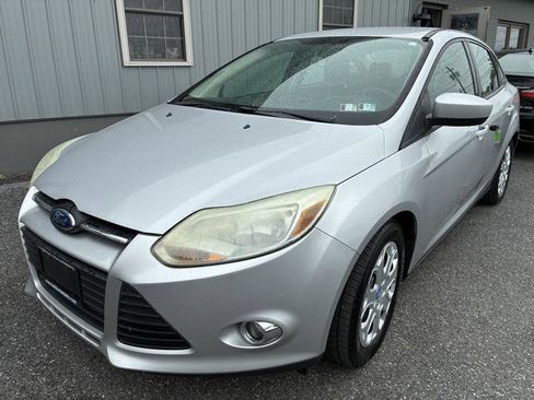 Used 2012 Ford Focus SE FWD image 3