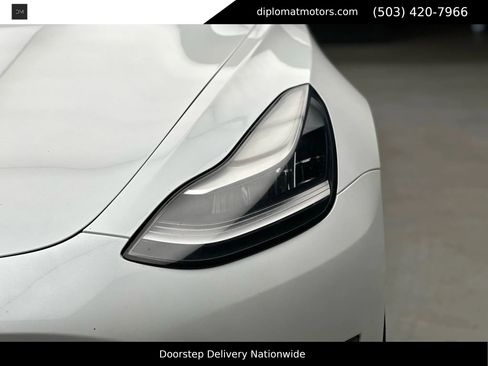 Used 2021 Tesla Model 3 Performance image 12