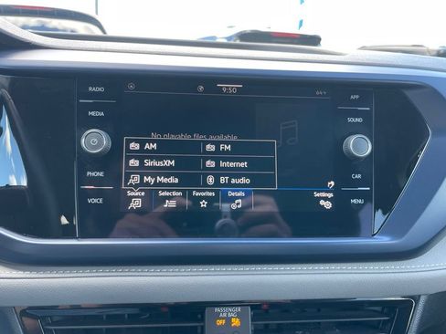 Used 2024 Volkswagen Taos SE FWD image 16