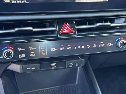 Used 2023 Kia Niro Wind FWD image 22
