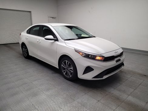 Used 2024 Kia Forte LXS image 13