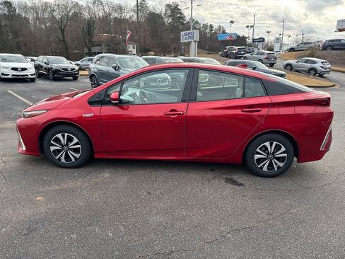 Used 2019 Toyota Prius Prime Plus image 2