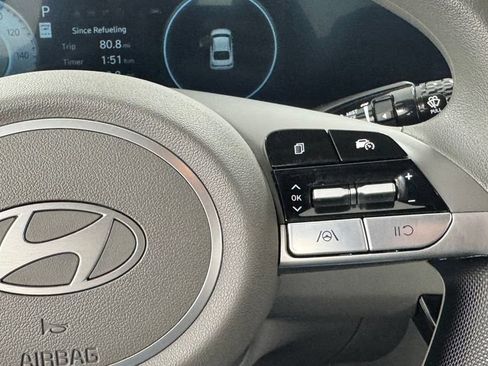 Used 2024 Hyundai Elantra SEL FWD image 20