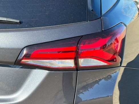 Used 2022 Chevrolet Equinox RS w/ Infotainment Package FWD image 17