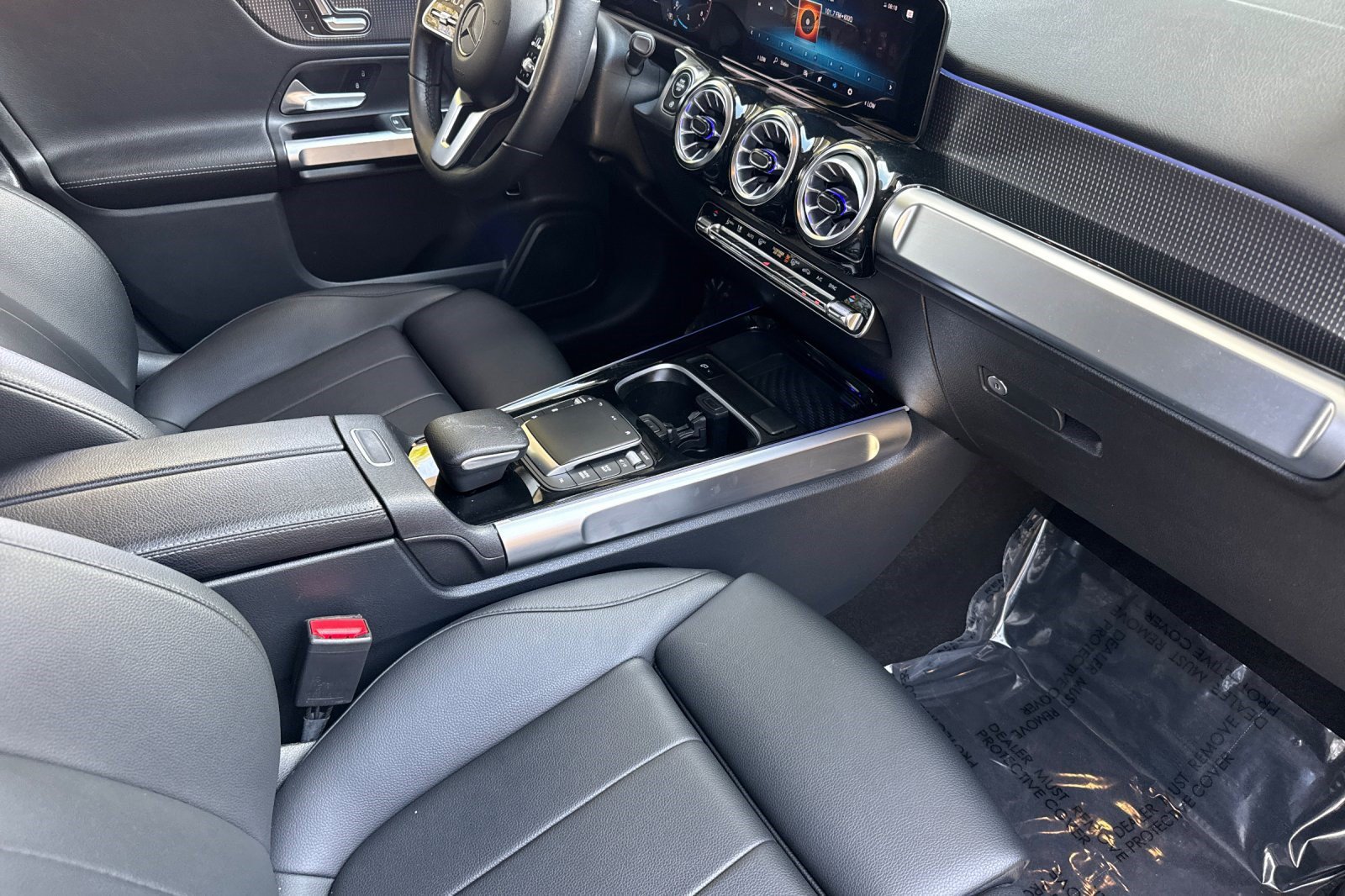 Used 2023 Mercedes-Benz GLB 250 image 32