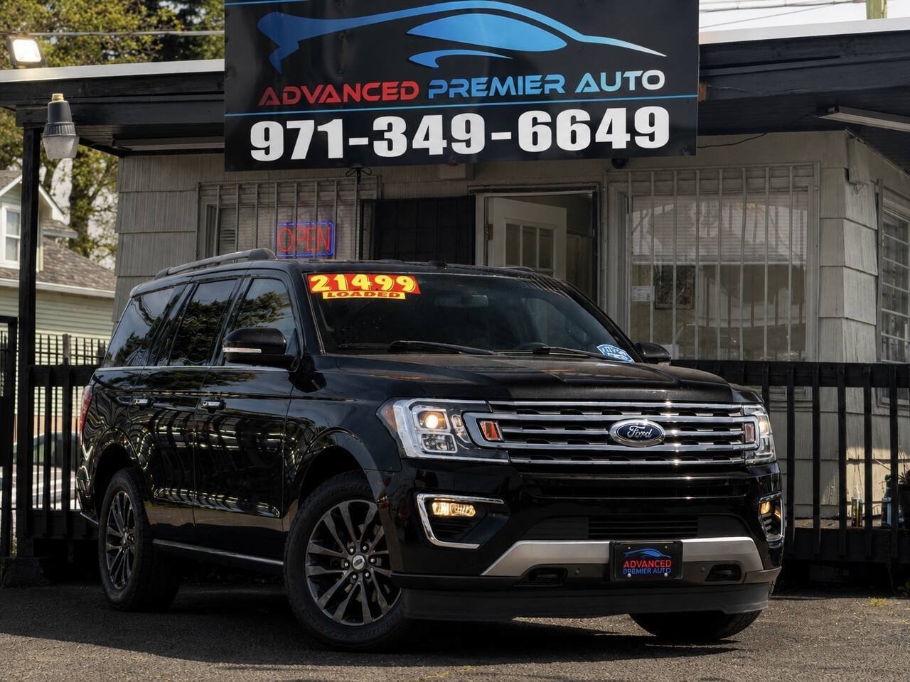 Used 2020 Ford Expedition Limited AWD/4WD image 1