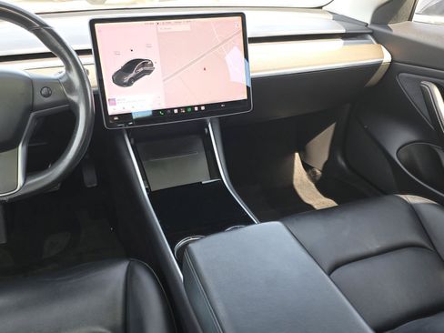 Used 2019 Tesla Model 3 Long Range RWD image 10