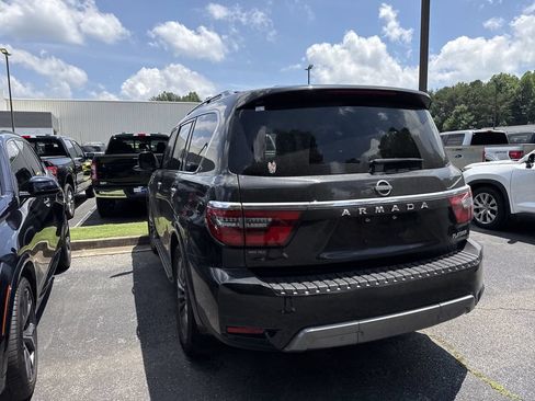 Used 2024 Nissan Armada Platinum w/ Captain's Chairs Package AWD/4WD image 3