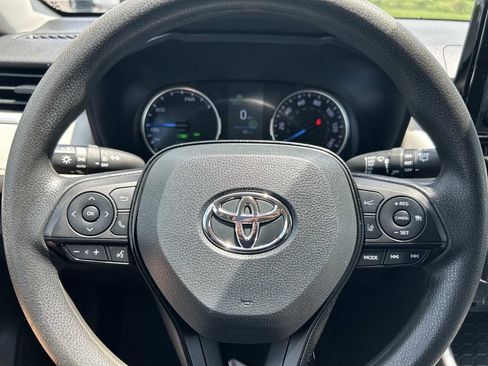 Used 2021 Toyota RAV4 XLE AWD/4WD image 33