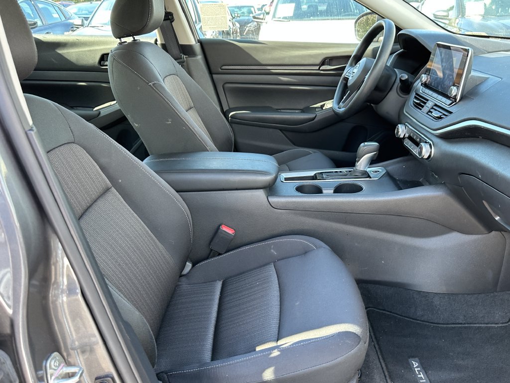 Used 2025 Nissan Altima 2.5 S FWD image 15