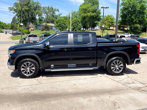 Used 2024 Chevrolet Silverado 1500 LT w/ Z71 Off-Road Package AWD/4WD image 3