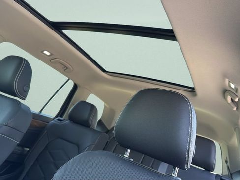 New 2026 Volkswagen Atlas SE FWD image 16