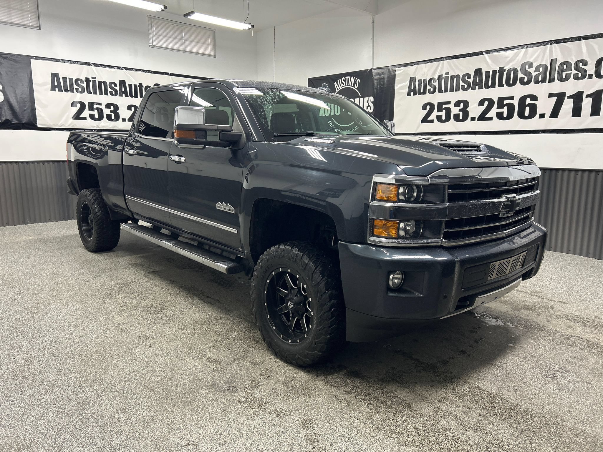 Used 2018 Chevrolet Silverado 2500 High Country AWD/4WD image 1