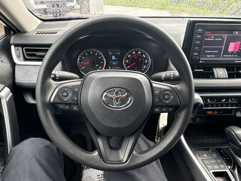 Used 2022 Toyota RAV4 LE AWD/4WD image 14