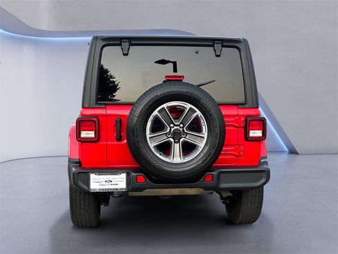 Certified 2021 Jeep Wrangler Unlimited Sahara image 4