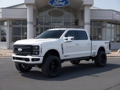 New 2025 Ford F350 Platinum w/ Tremor Off-Road Package