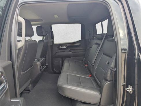 Used 2024 Chevrolet Silverado 1500 LT Trail Boss w/ LT Trail Boss Premium Package AWD/4WD image 17