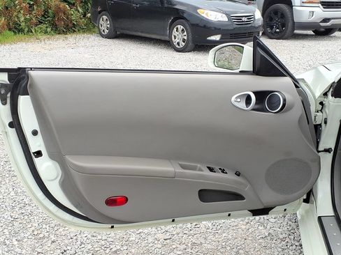 Used 2004 Nissan 350Z Touring RWD image 18