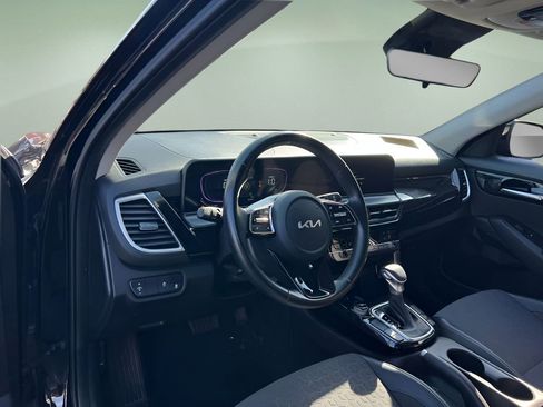 Used 2025 Kia Seltos S FWD image 18