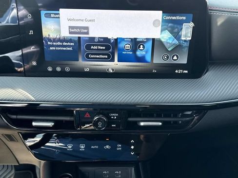 New 2025 Nissan Kicks Play S FWD image 27