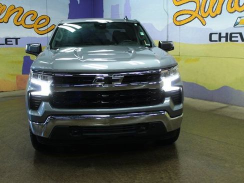 Used 2023 Chevrolet Silverado 1500 LT image 3