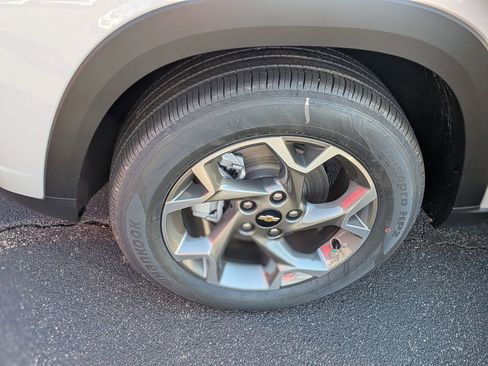 New 2026 Chevrolet Trax LT w/ Driver Confidence Package FWD image 12