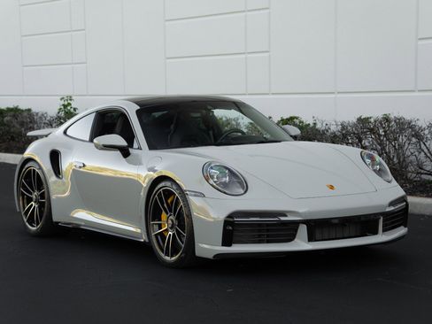 Used 2022 Porsche 911 Turbo S image 4