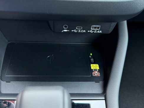 Used 2025 Subaru Forester Premium AWD/4WD image 19