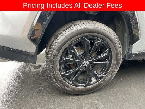 Used 2025 Toyota RAV4 SE AWD/4WD image 12