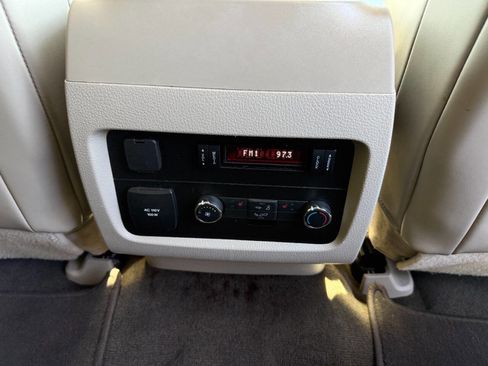 Used 2017 Lincoln Navigator L Select image 15