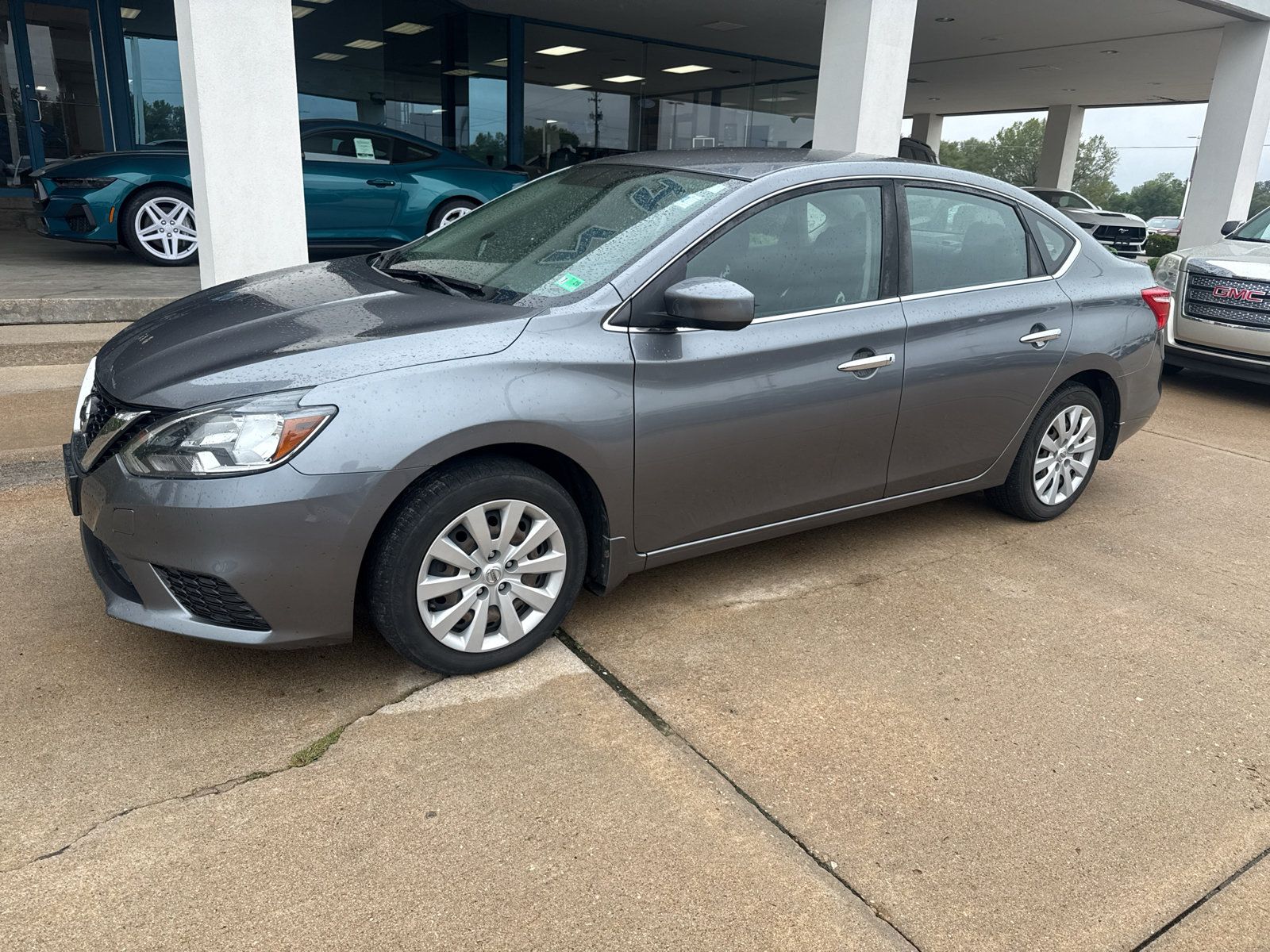 Used 2019 Nissan Sentra S FWD image 2