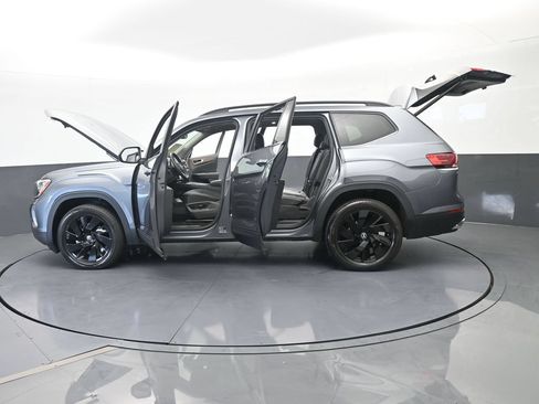 Used 2024 Volkswagen Atlas SE w/ Panoramic Sunroof Package FWD image 74