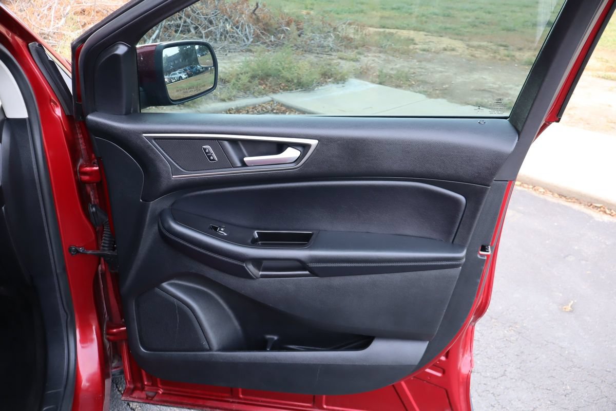 Used 2016 Ford Edge SEL w/ Equipment Group 201A AWD/4WD image 26