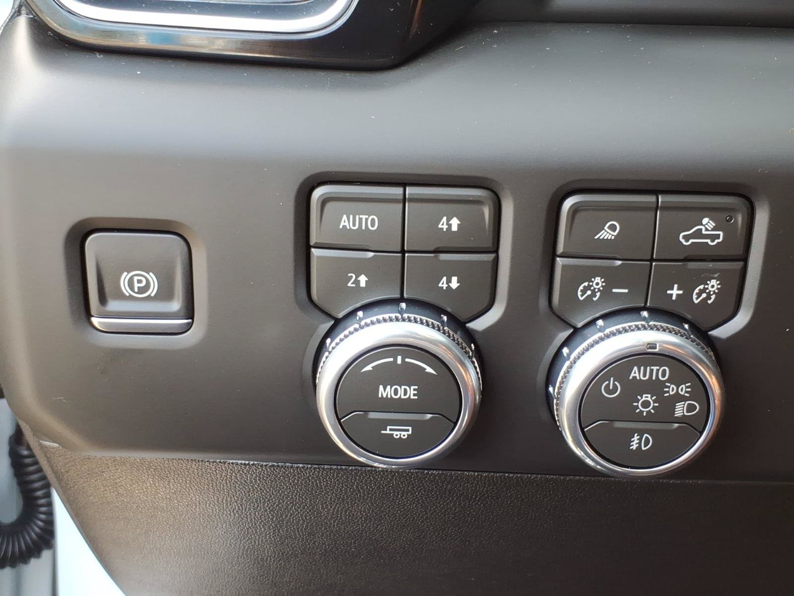 Certified 2026 GMC Sierra 3500 Denali Ultimate AWD/4WD image 18