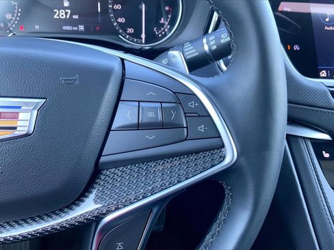 Used 2025 Cadillac XT5 Sportv image 24