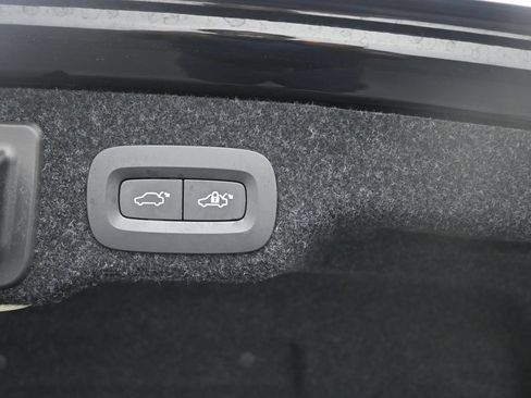 Used 2017 Volvo S90 T6 Inscription w/ Vision Package AWD/4WD image 25