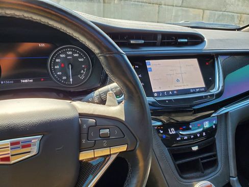 Used 2022 Cadillac XT6 Sport w/ Technology Package image 26