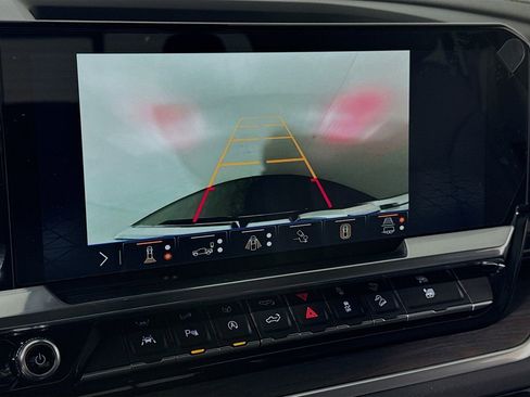 Certified 2026 GMC Sierra 1500 SLT image 12