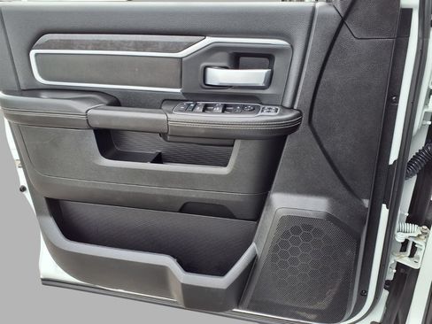 Used 2024 RAM 2500 Big Horn AWD/4WD image 20