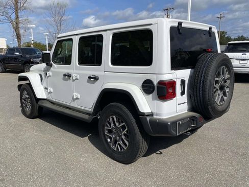New 2026 Jeep Wrangler Unlimited Sahara AWD/4WD image 5
