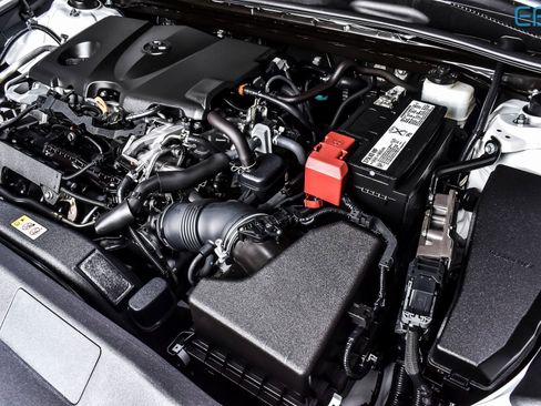 Used 2020 Toyota Camry SE image 13