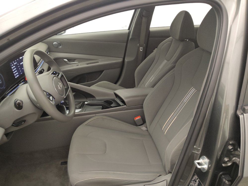 Used 2024 Hyundai Elantra SEL FWD image 17