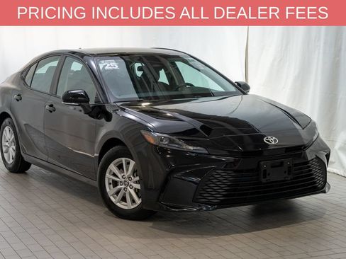 Certified 2025 Toyota Camry LE FWD image 1