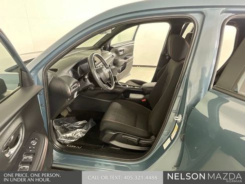 Used 2024 Honda HR-V Sport image 11